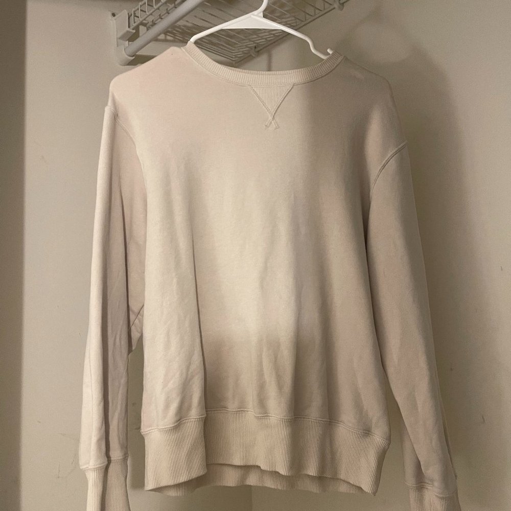 Uniqlo Beige Crewneck Kids Size 13
